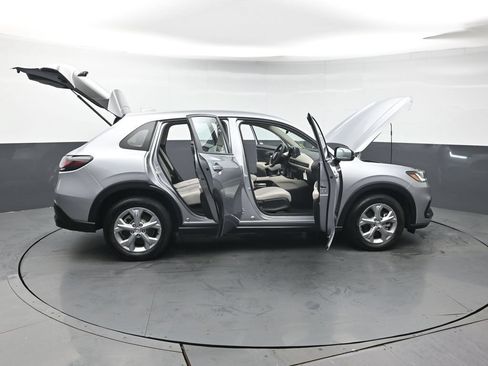 Certified 2024 Honda HR-V LX image 49