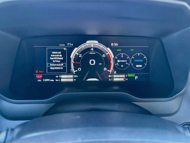 Used 2025 Toyota Tundra Limited AWD/4WD image 38