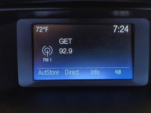 Used 2018 Ford Focus SE w/ SE Appearance Package FWD image 25