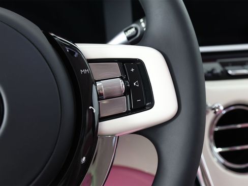 New 2025 Rolls-Royce Cullinan w/ Dynamic Package image 15