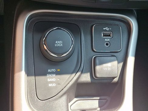 Used 2020 Jeep Compass Latitude w/ Popular Equipment Group AWD/4WD image 23