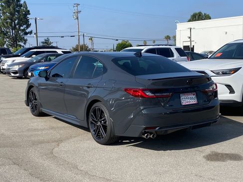 Used 2025 Toyota Camry XSE FWD image 4