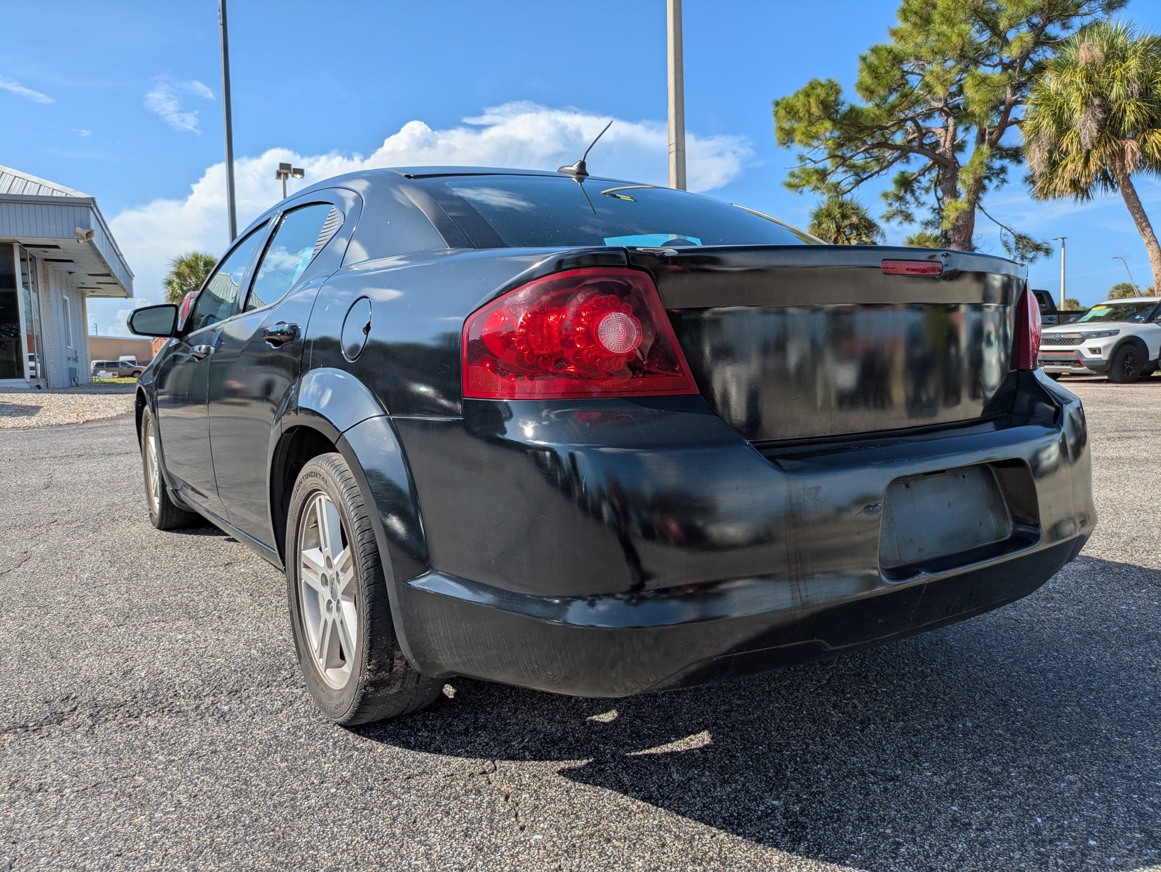 Used 2013 Dodge Avenger SXT FWD image 6