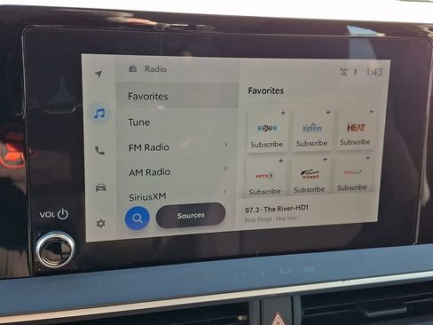 Used 2024 Toyota Prius LE image 19