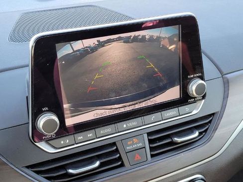 Used 2024 Nissan Altima 2.5 SV image 20