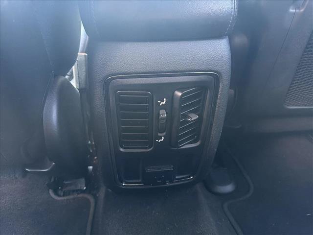 Used 2019 Jeep Grand Cherokee Altitude RWD image 13