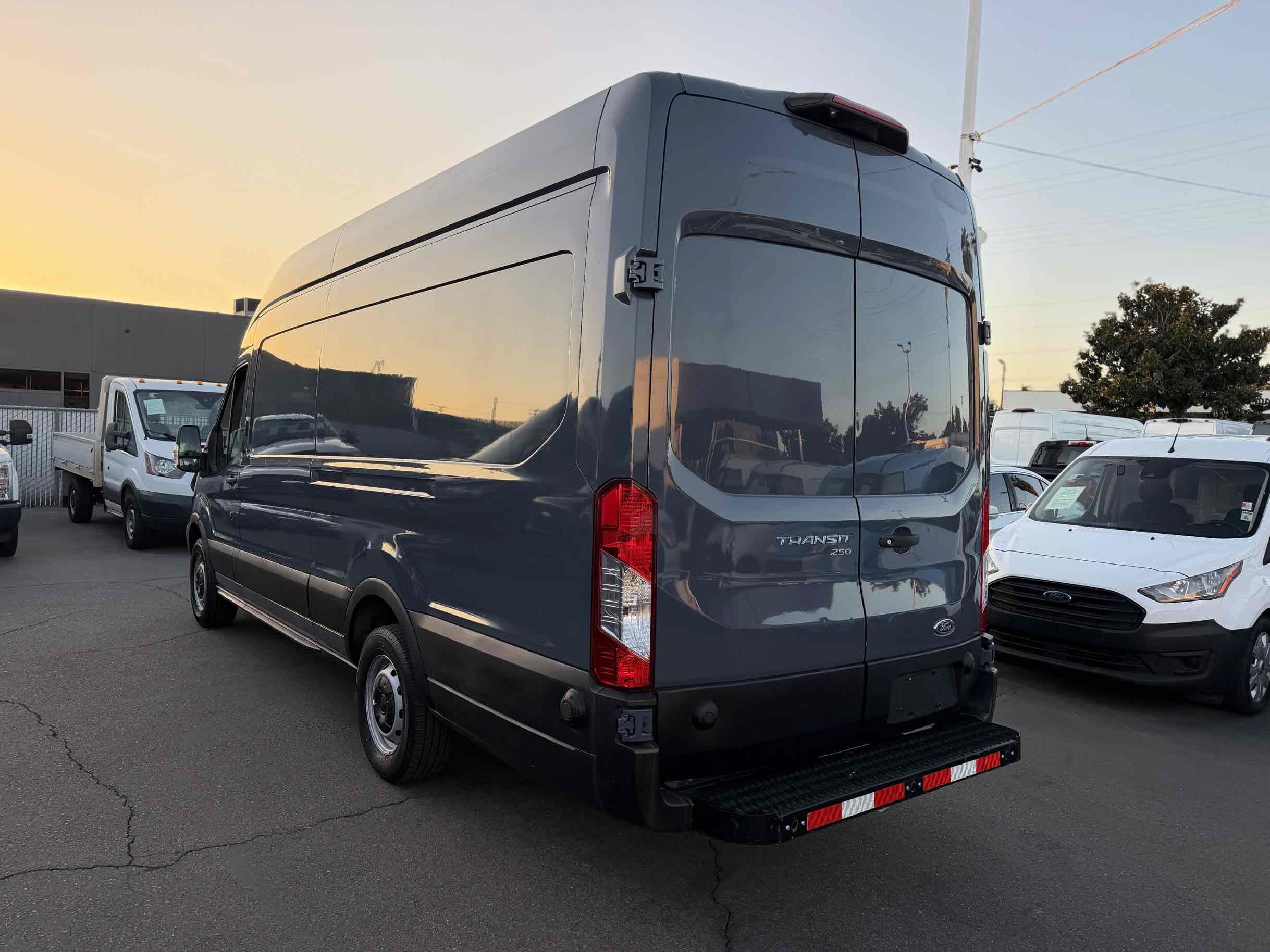 Used 2019 Ford Transit 250 148 High Roof Extended RWD image 3