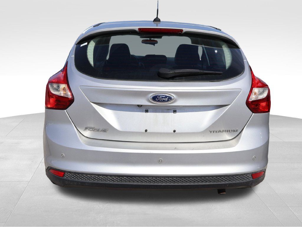 Used 2014 Ford Focus Titanium FWD image 19