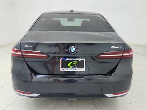 Used 2026 BMW 540i xDrive image 5
