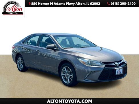Used 2016 Toyota Camry SE FWD image 1