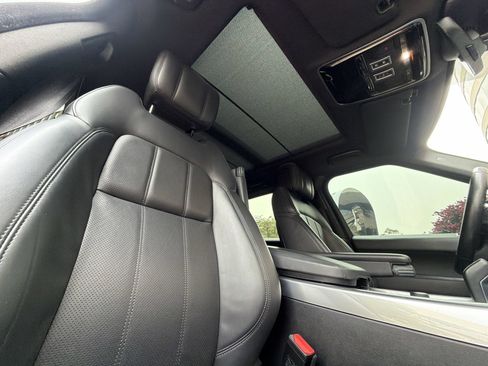 Used 2019 Land Rover Range Rover Sport HSE AWD/4WD image 16