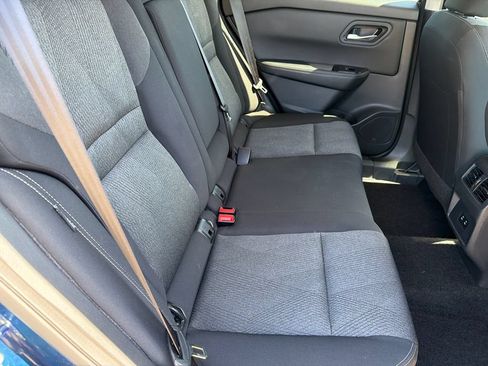 Used 2025 Nissan Rogue SV FWD image 15