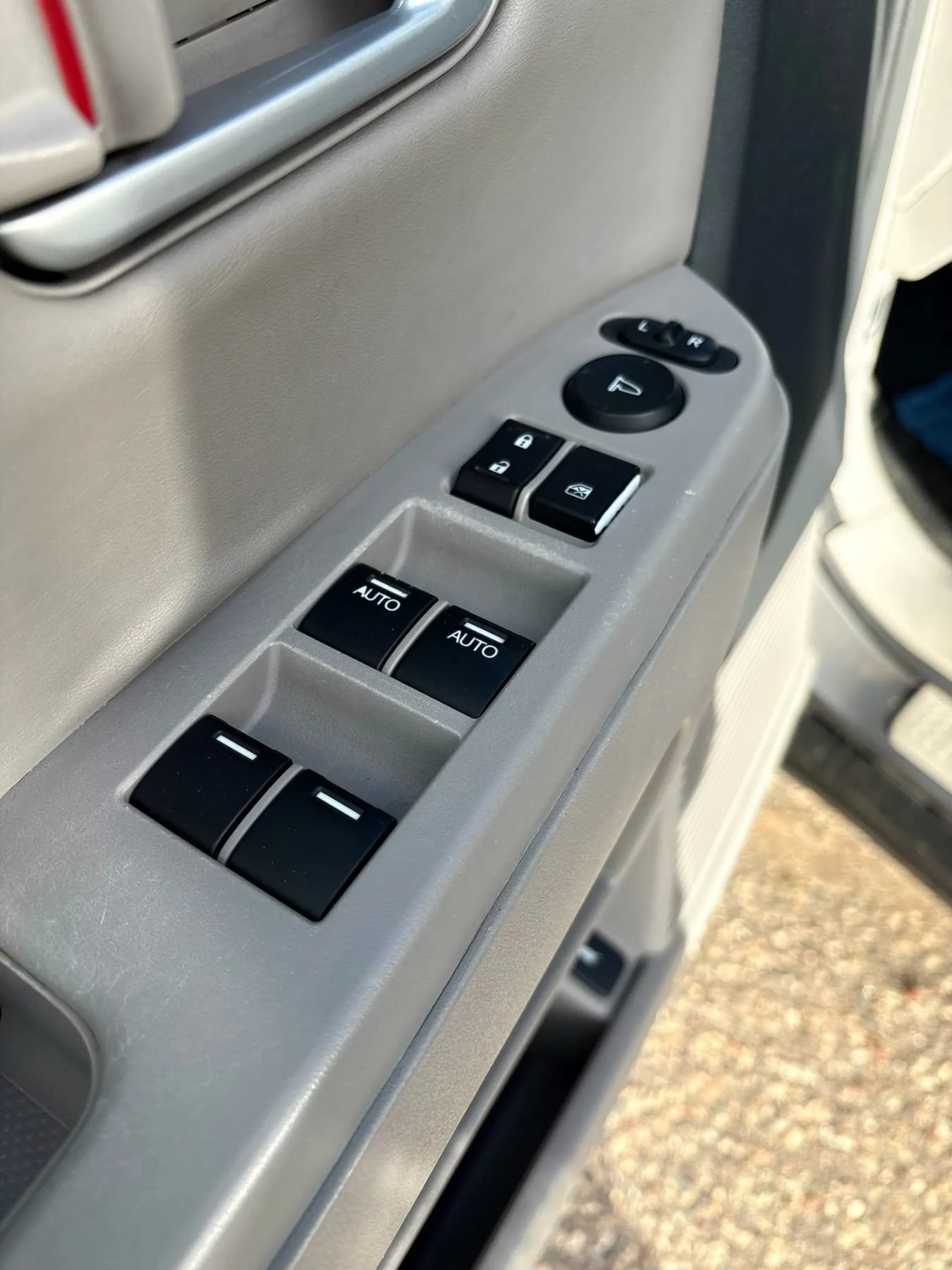 Used 2011 Honda Pilot EX-L image 10