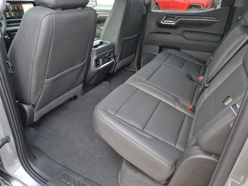 New 2026 GMC Sierra 1500 SLT image 10