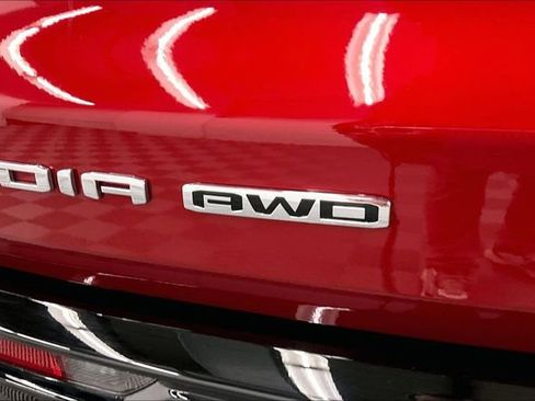 Used 2025 GMC Acadia Denali w/ Super Cruise Package image 9