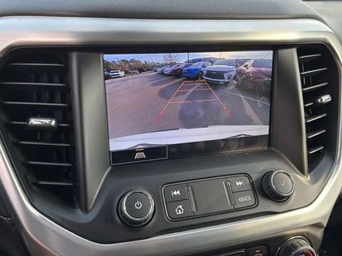 Used 2023 GMC Acadia SLT image 26