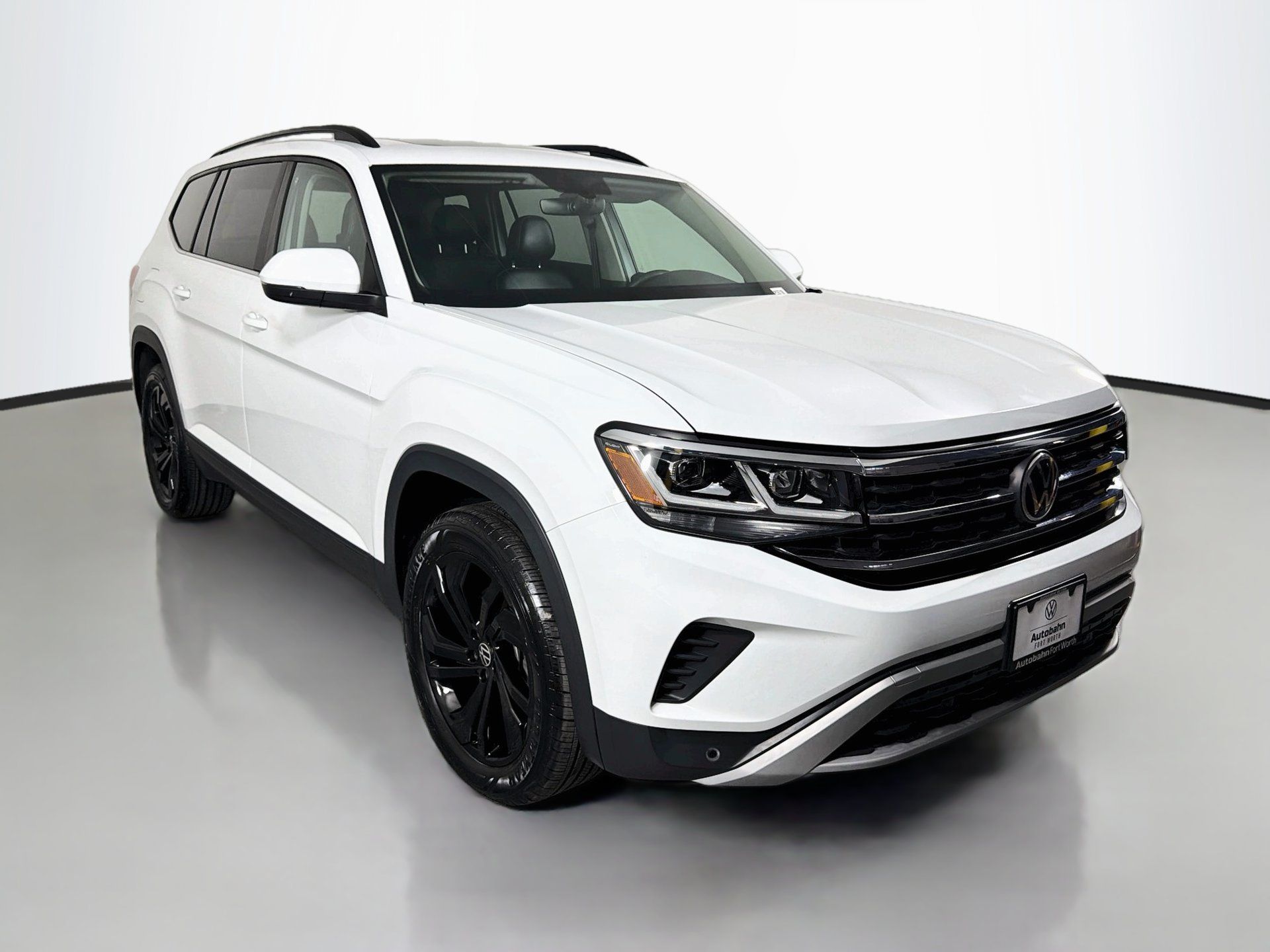 Certified 2023 Volkswagen Atlas SE w/ Panoramic Sunroof Package FWD image 3