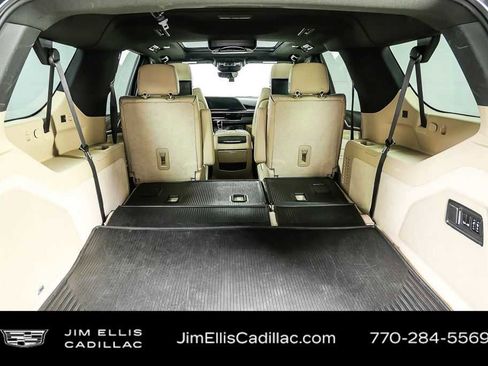 Used 2022 Cadillac Escalade ESV Premium Luxury image 37
