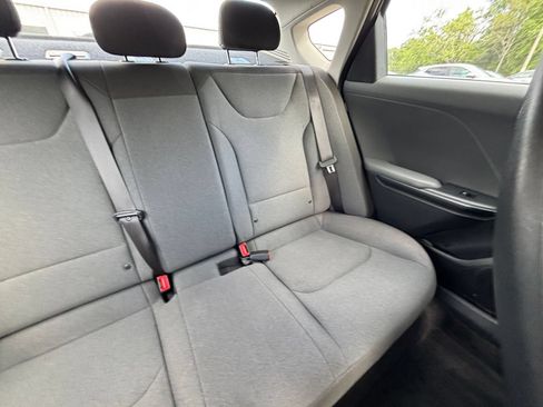 Used 2025 Kia K4 FWD image 36