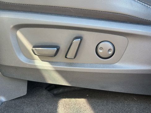 Certified 2025 Nissan Pathfinder SL w/ SL Premium Package image 13