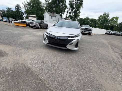 Used 2020 Toyota Prius Prime XLE FWD image 13