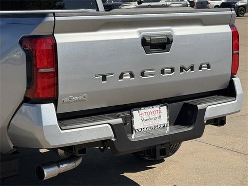 New 2025 Toyota Tacoma 4x4 Double Cab image 6