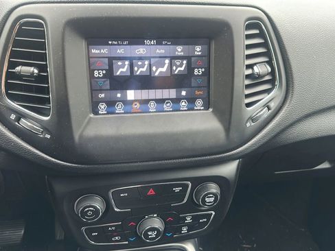 Used 2018 Jeep Compass Latitude w/ Popular Equipment Group AWD/4WD image 24