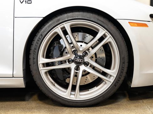 Used 2011 Audi R8 V10 image 42