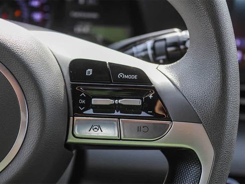 Certified 2023 Hyundai Elantra SEL image 32