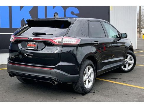 Used 2015 Ford Edge SE image 14