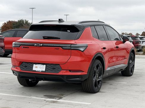 New 2026 Chevrolet Equinox EV RS image 4