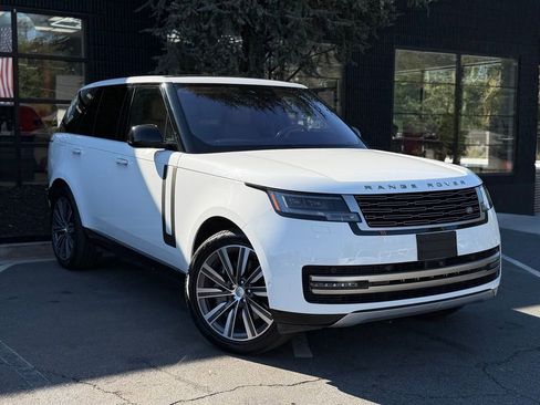 Used 2023 Land Rover Range Rover SE image 7