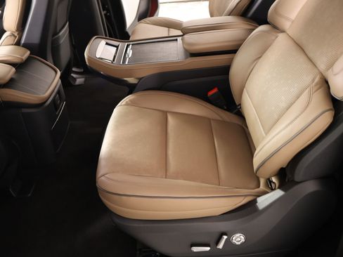 New 2026 Lincoln Navigator L Black Label AWD/4WD image 12