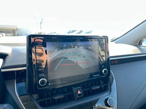 Used 2022 Toyota Corolla LE image 31
