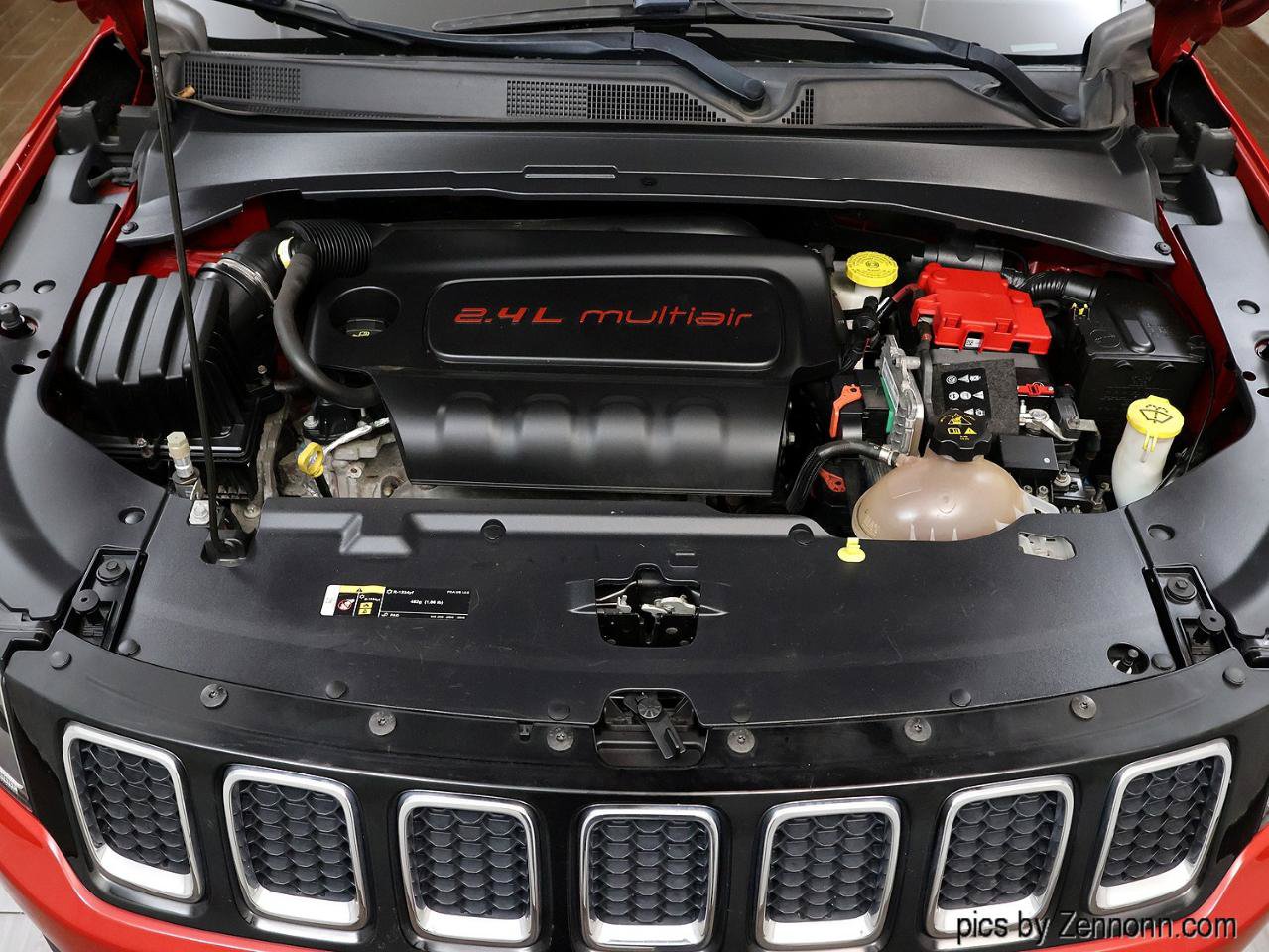 Used 2019 Jeep Compass Latitude FWD image 29