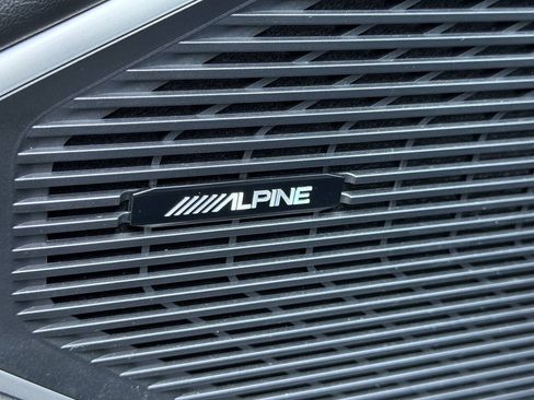 Used 2024 Jeep Wagoneer L Series II AWD/4WD image 37