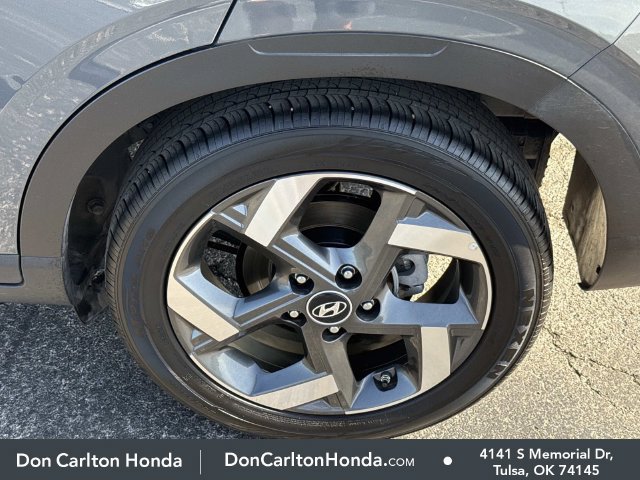 Used 2025 Hyundai Venue SEL FWD image 29