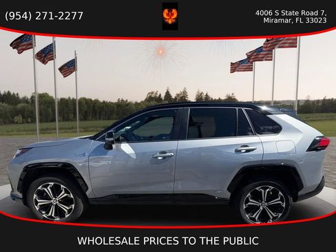 Used 2024 Toyota RAV4 XSE w/ Premium Package AWD/4WD image 3