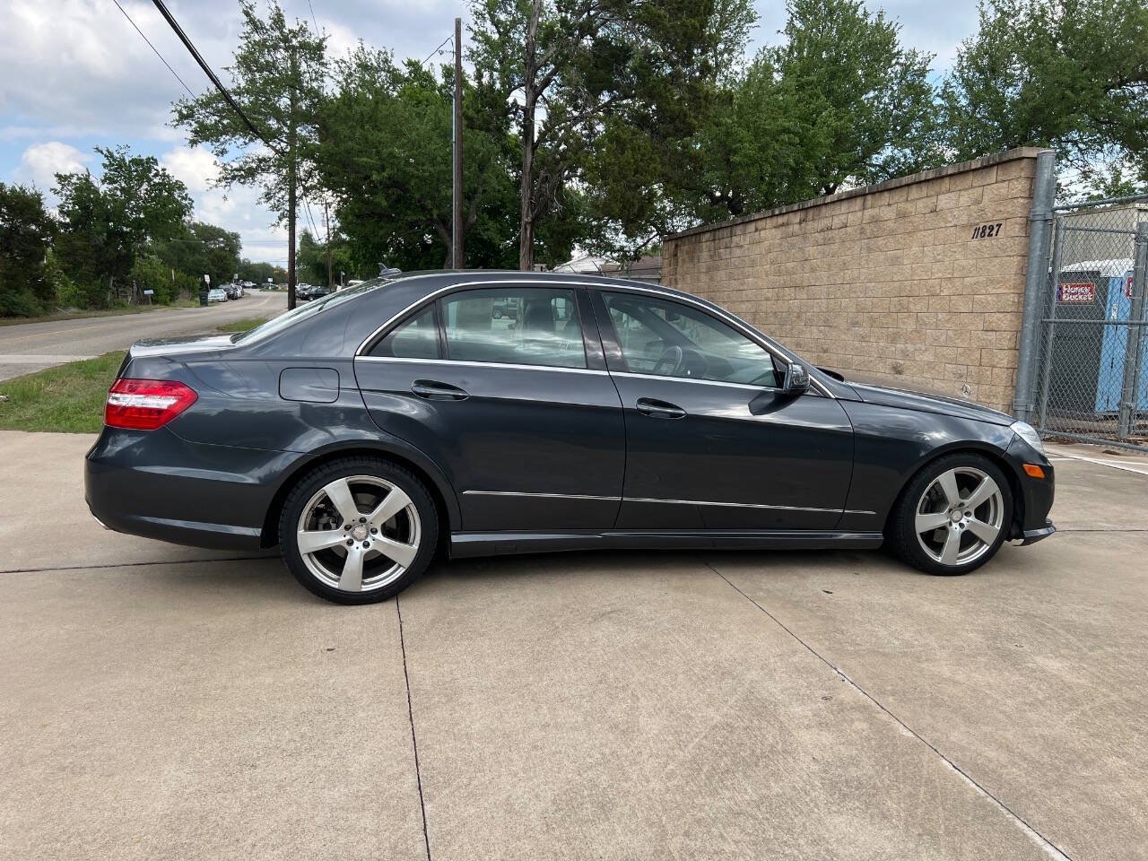 Used 2010 Mercedes-Benz E 350 Sedan image 18