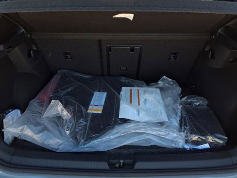 New 2026 Volkswagen GTI SE image 6