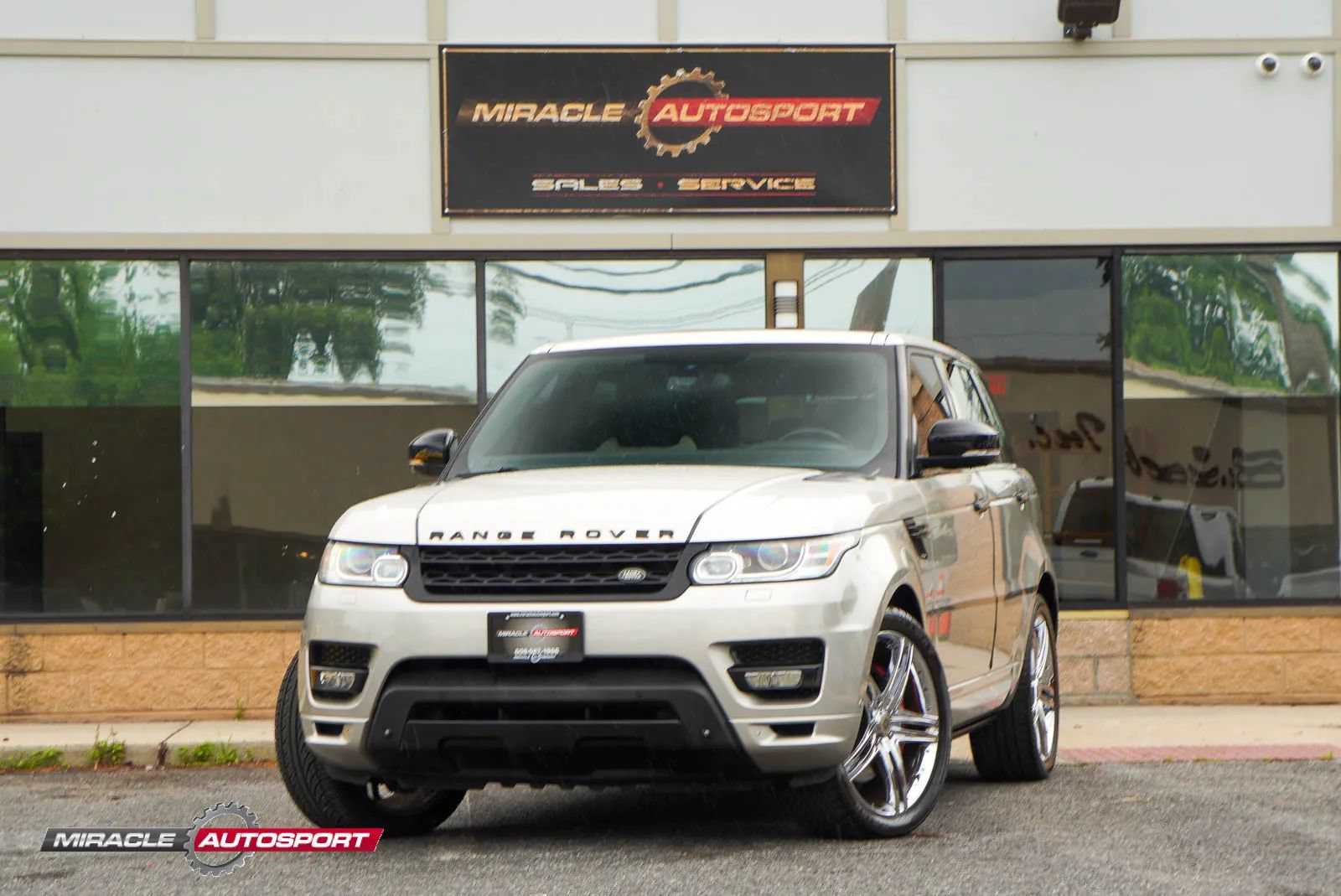 Used 2015 Land Rover Range Rover Sport Autobiography AWD/4WD image 1