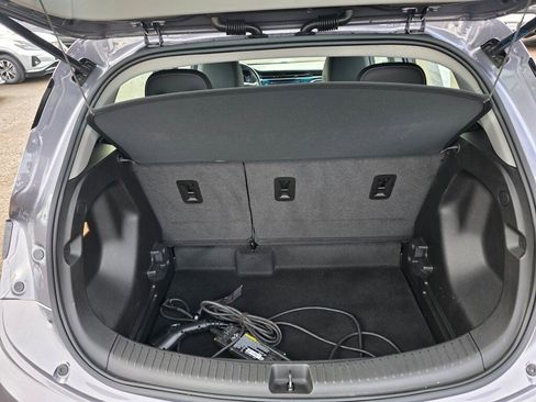 Used 2022 Chevrolet Bolt LT w/ Infotainment Package image 23