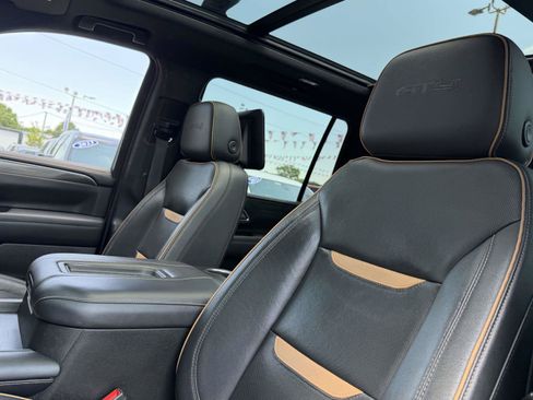 Used 2021 GMC Yukon XL AT4 w/ Rear Media and Nav Package AWD/4WD image 9