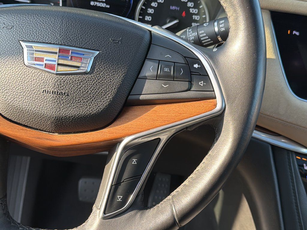 Used 2017 Cadillac XT5 Platinum AWD/4WD image 26