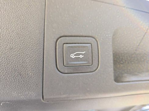 Used 2017 Cadillac XT5 FWD image 25