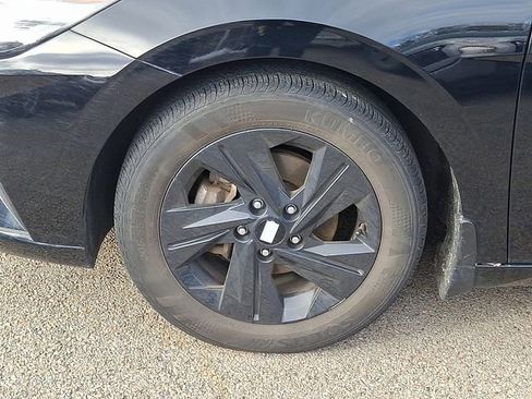 Used 2022 Hyundai Elantra SEL image 8