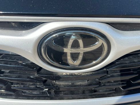Used 2023 Toyota Highlander L FWD image 24