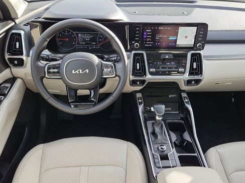 Certified 2022 Kia Sorento SX image 11