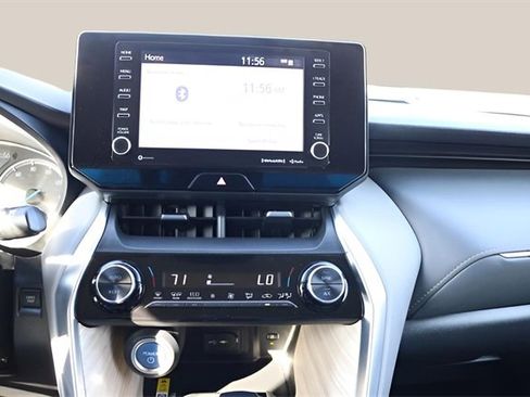 Used 2021 Toyota Venza XLE image 20