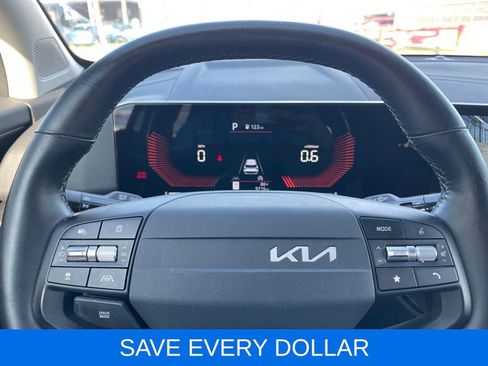 Used 2026 Kia Sportage EX FWD image 8